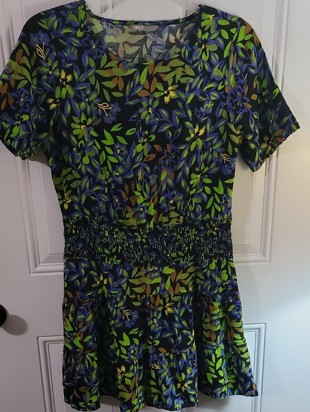 ONLY Floral Print Short Sleeve Dress in Black and Green
